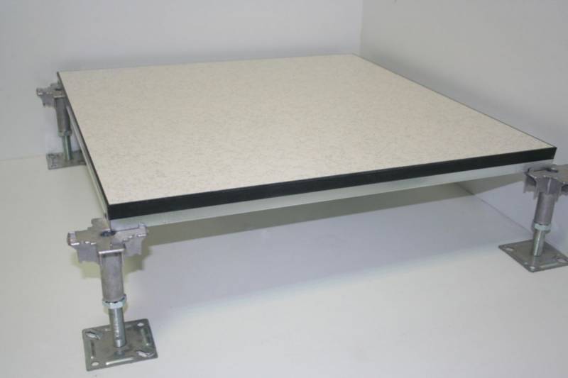 Pose de dalles de plancher technique à Lyon