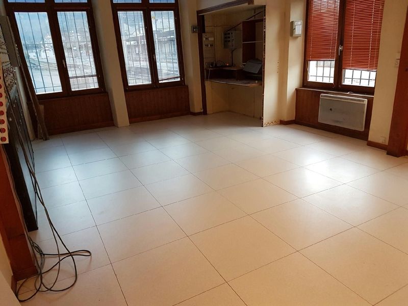 Installation de plancher technique sur vérins à Saint Gervais