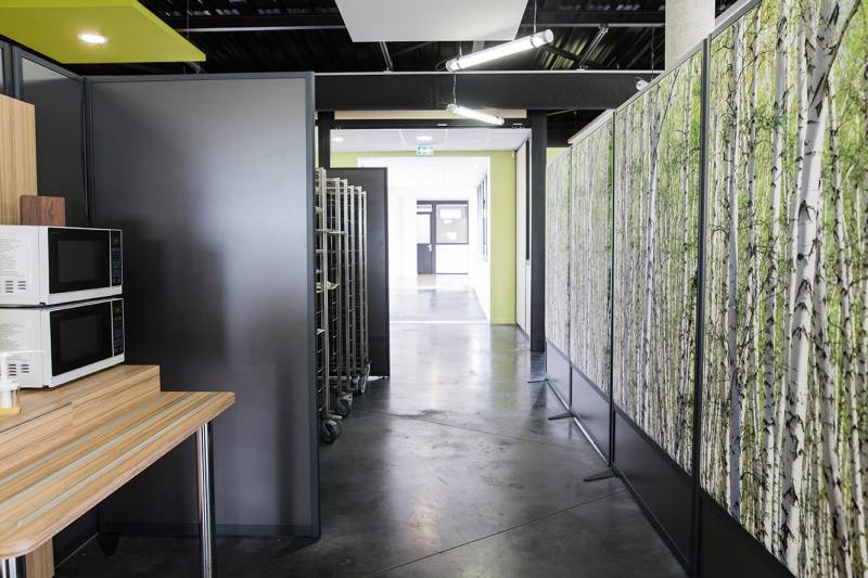 Inspiration d'installation de cloisonnette dans un self dans la Région de Lyon