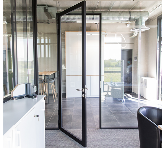 Pose de porte vitrée à Lyon