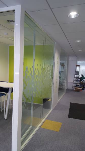 Mise en place de cloisons vitrées à Lyon